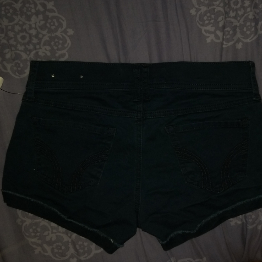 Shorts - Picture 3 of 3